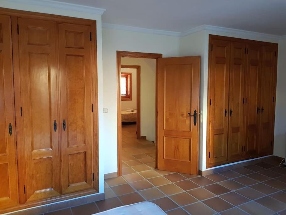 Chalet Adosado En La Playa De El Perellonet Con Piscina, Pista Tenis Valencia Exteriör bild