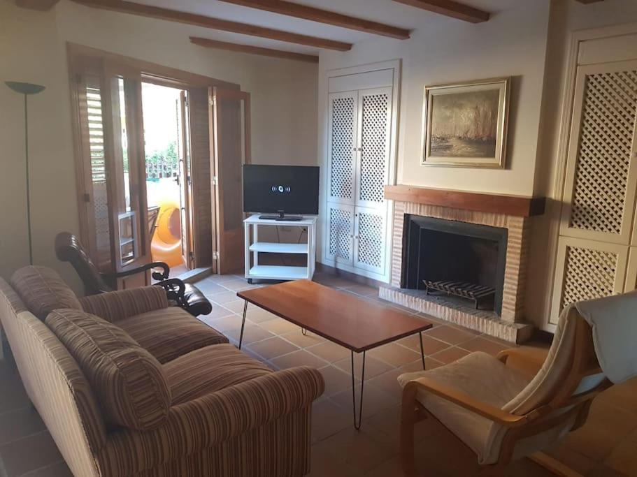 Chalet Adosado En La Playa De El Perellonet Con Piscina, Pista Tenis Valencia Exteriör bild