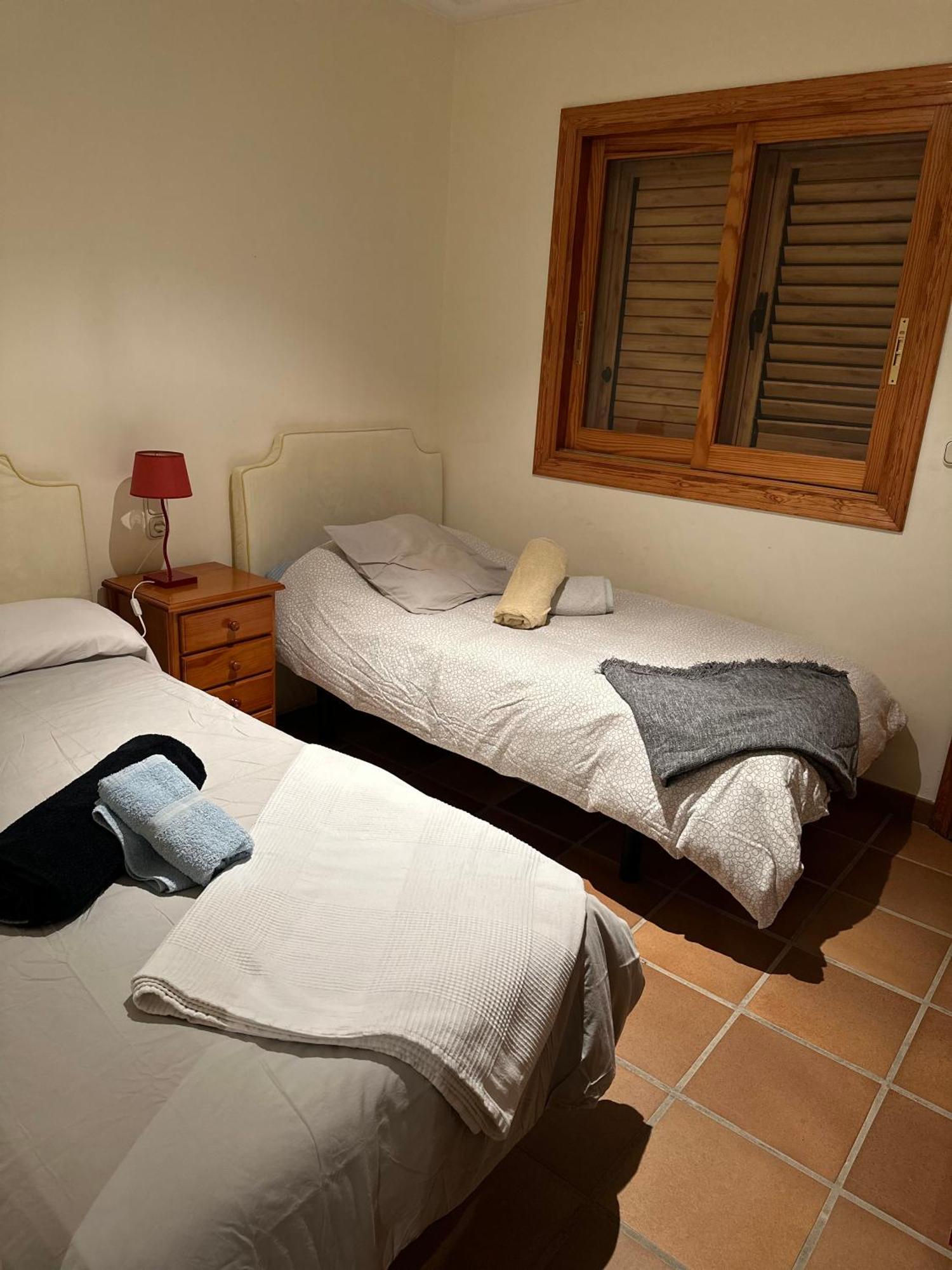 Chalet Adosado En La Playa De El Perellonet Con Piscina, Pista Tenis Valencia Exteriör bild